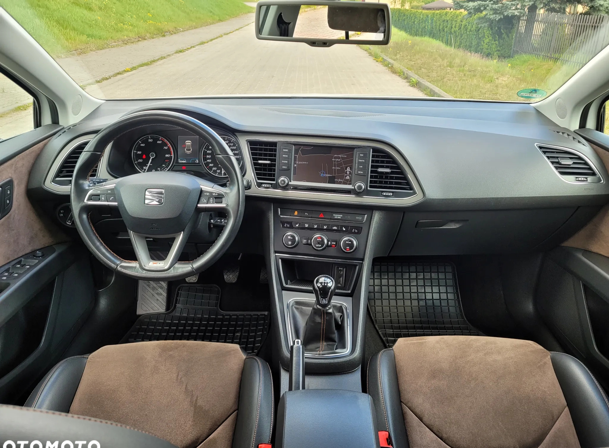 Seat Leon cena 58800 przebieg: 135404, rok produkcji 2015 z Iława małe 781